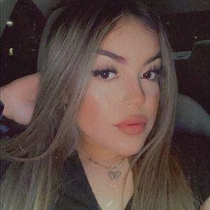 Meet your Posher, Adriana